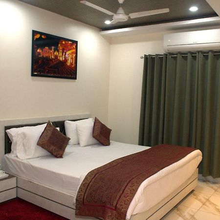Hotel Tamilnadu Kashi Varanasi Esterno foto