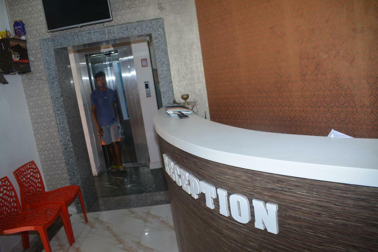 Hotel Tamilnadu Kashi Varanasi Esterno foto